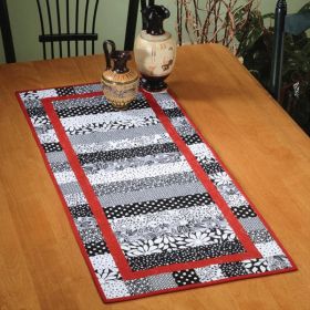 Monochromatic Table Runner Quick Card Pattern