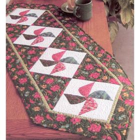 TWIRLY BIRD TABLERUNNER QUILT PATTERN